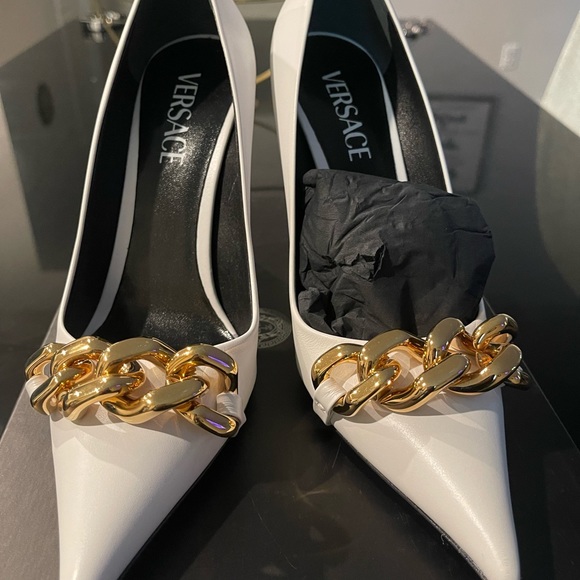 Versace gold chain heels - Picture 7 of 10